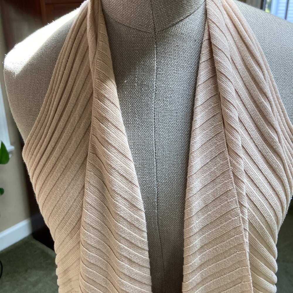Vest - Picture 2 of 5